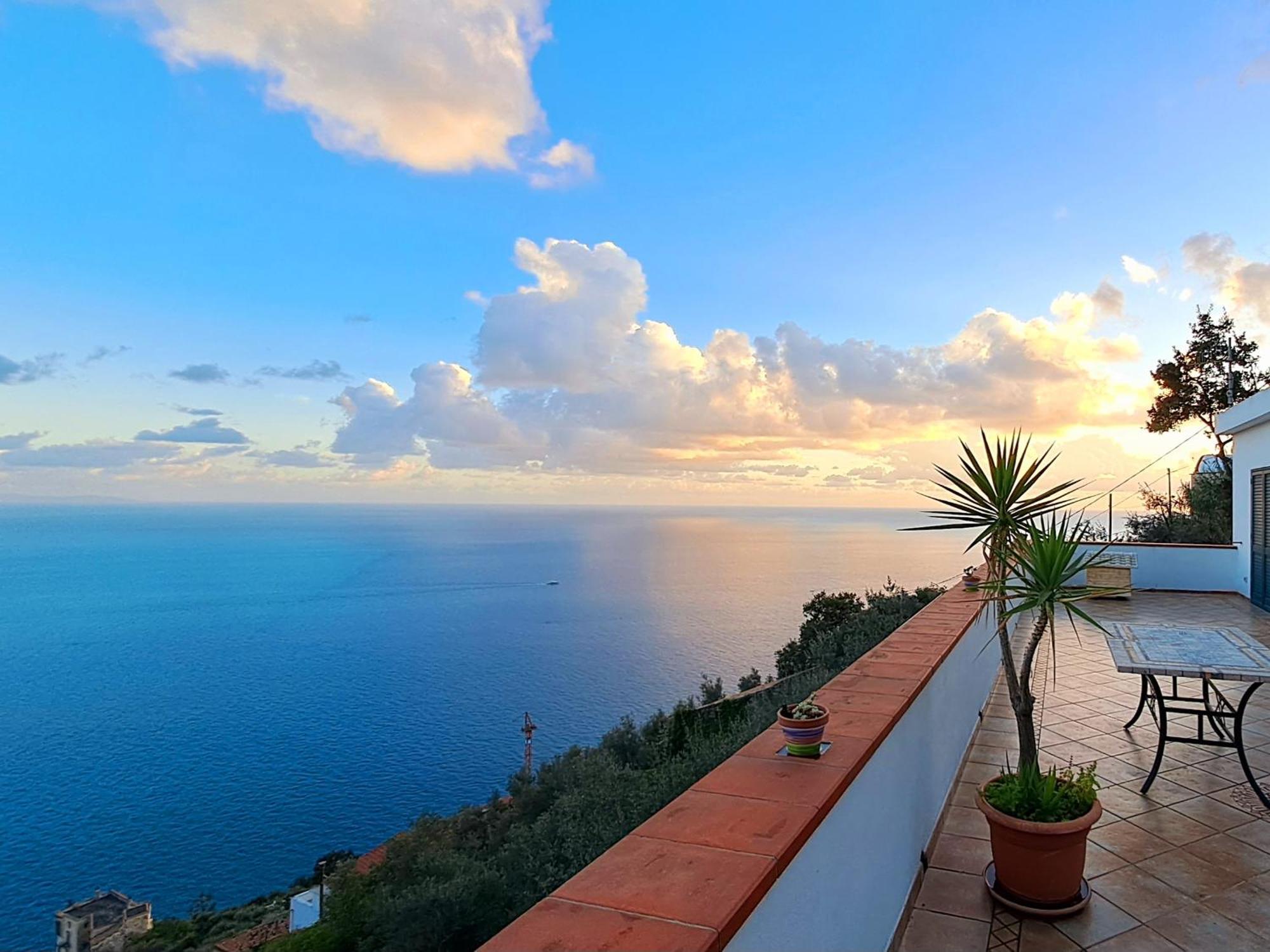 "Casalena" Villa A Furore Amalfi Coast Con Grande Terrazzo E Vista Sul Mare Buitenkant foto